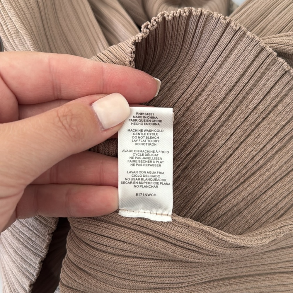 NWOT- WAYF Alexi Long Sleeve Ribbed Dress - Picture 13 of 13